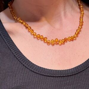 Healing Baltic Amber Necklace clear honey color
Anti inflammatory, pain relief
